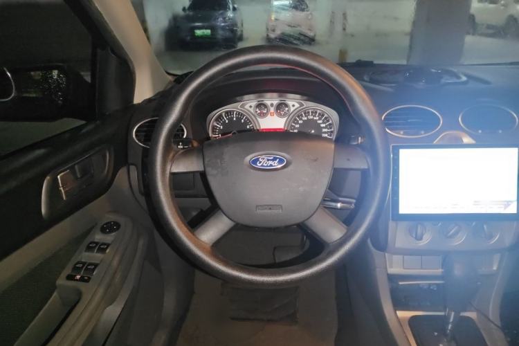 Used Ford Focus 2013 Hatchback Classic 1.8L Automatic Base Model Steering Wheel