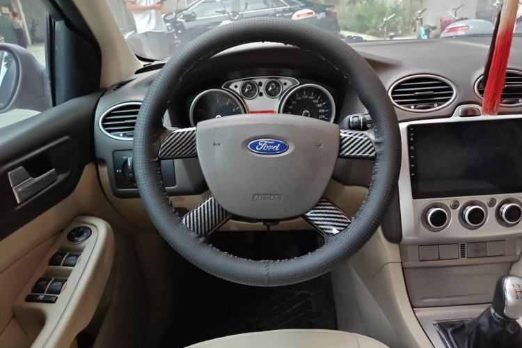 Used Ford Focus 2013 Sedan Classic 1.8L Manual Base Model Steering Wheel