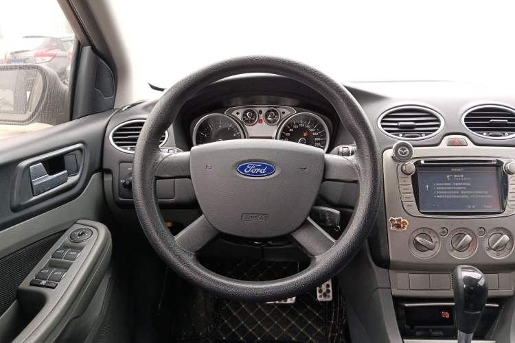 Used Ford Focus 2013 Hatchback Classic 1.8L Automatic Base Model Steering Wheel