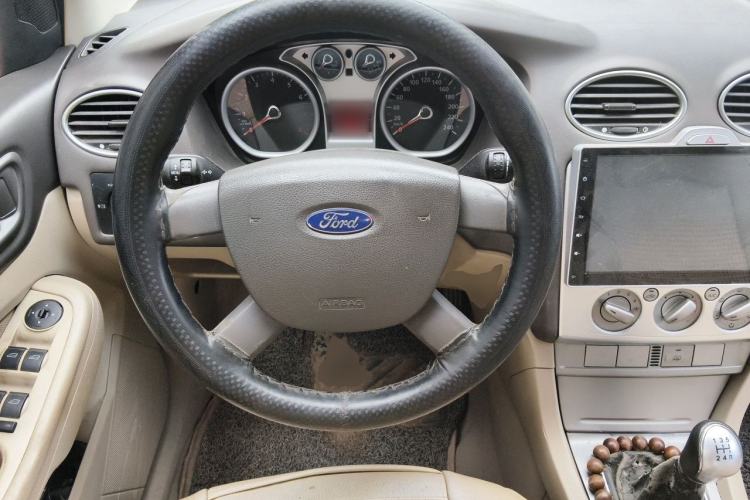 Used Ford Focus 2013 Sedan Classic 1.8L Manual Base Model Steering Wheel