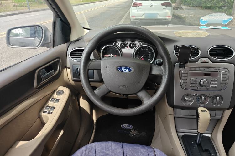 Used Ford Focus 2013 Sedan Classic 1.8L Automatic Base Model Steering Wheel