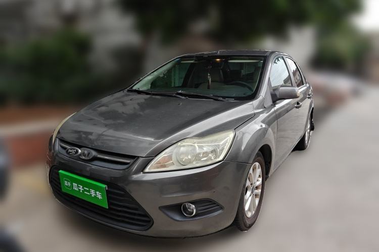Used Ford Focus 2013 Sedan Classic 1.8L Manual Base Model Guazi used car, China used car export, Used car for sale, Used cars, Cheapest cars for sale