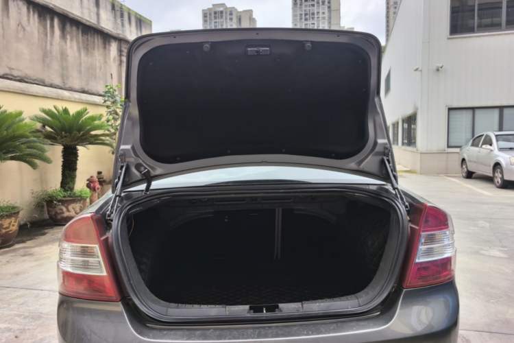 Used Ford Focus 2013 Sedan Classic 1.8L Manual Base Model Trunk
