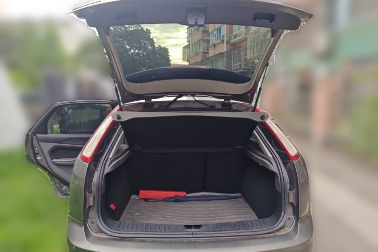 Used Ford Focus 2013 Hatchback Classic 1.8L Automatic Base Model Trunk