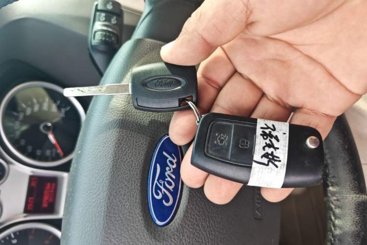 Used Ford Focus 2013 Sedan Classic 1.8L Automatic Base Model Vehicle Key