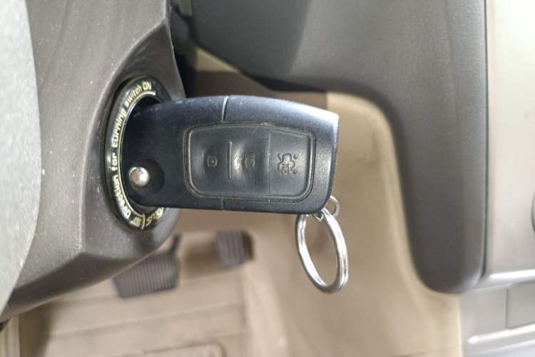 Used Ford Focus 2013 Sedan Classic 1.8L Automatic Fashion Edition Vehicle Key