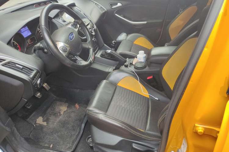 Used Ford Focus 2013 2.0T ST Orange Edition Driver Seat
