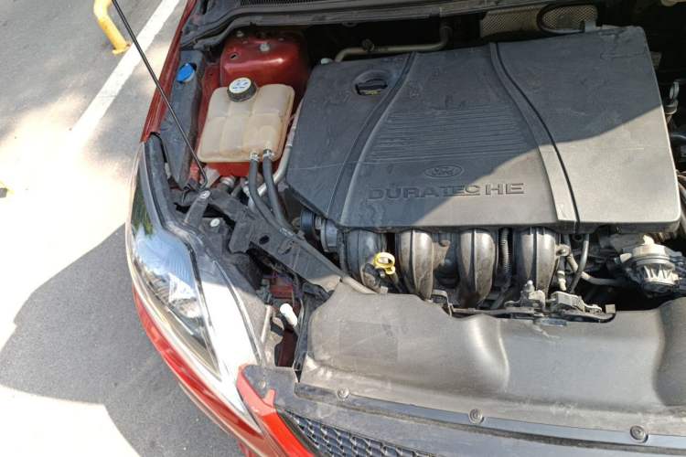 Used Ford Focus 2013 Hatchback Classic 1.8L Automatic Fashion Edition Engine Bay Right