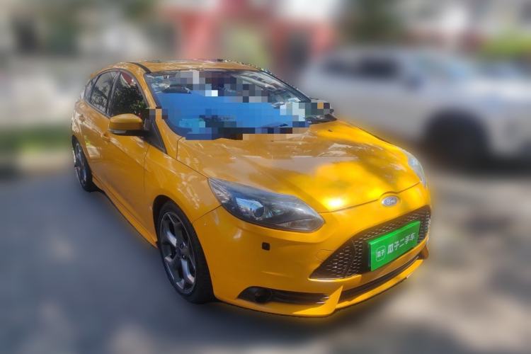 Used Ford Focus 2013 2.0T ST Orange Edition Front Right 45 Deg