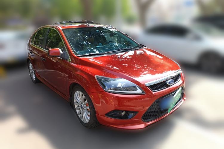 Used Ford Focus 2013 Hatchback Classic 1.8L Automatic Fashion Edition Front Right 45 Deg