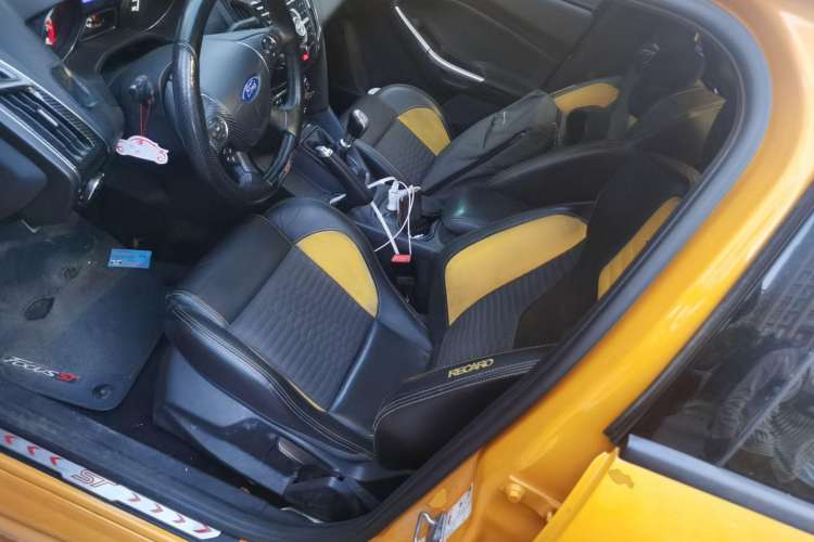 Used Ford Focus 2013 2.0T ST Orange Edition Left Front Seat
