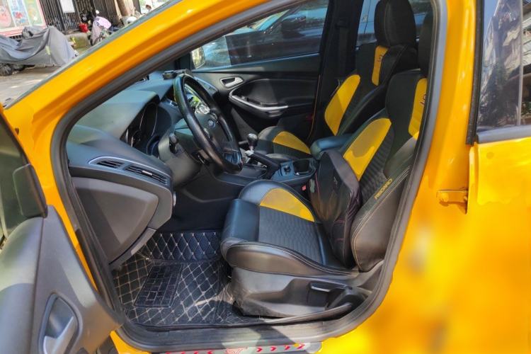 Used Ford Focus 2013 2.0T ST Orange Edition Left Front Seat