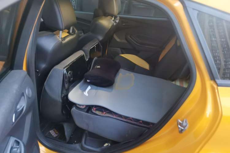 Used Ford Focus 2013 2.0T ST Orange Edition Left Rear Seat