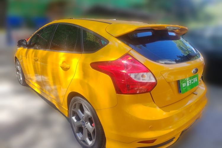 Used Ford Focus 2013 2.0T ST Orange Edition Rear Left 45 Deg