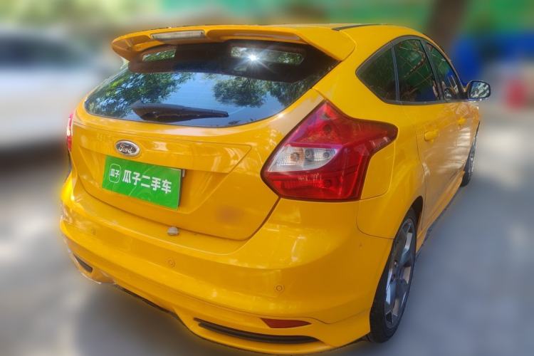 Used Ford Focus 2013 2.0T ST Orange Edition Rear Right 45 Deg