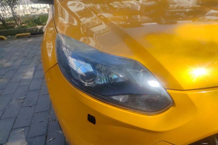 Used Ford Focus 2013 2.0T ST Orange Edition Right Front Headlight