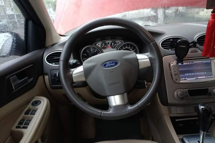 Used Ford Focus 2013 Hatchback Classic 1.8L Automatic Fashion Edition Steering Wheel