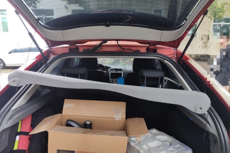 Used Ford Focus 2013 Hatchback Classic 1.8L Manual Fashion Edition Trunk