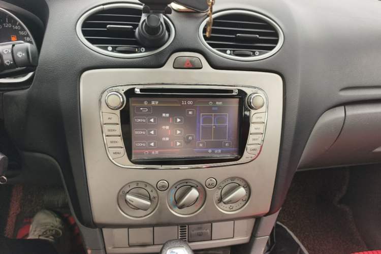 Used Ford Focus 2013 Hatchback Classic 1.8L Automatic Millionth Anniversary Edition Audio And AC Panel