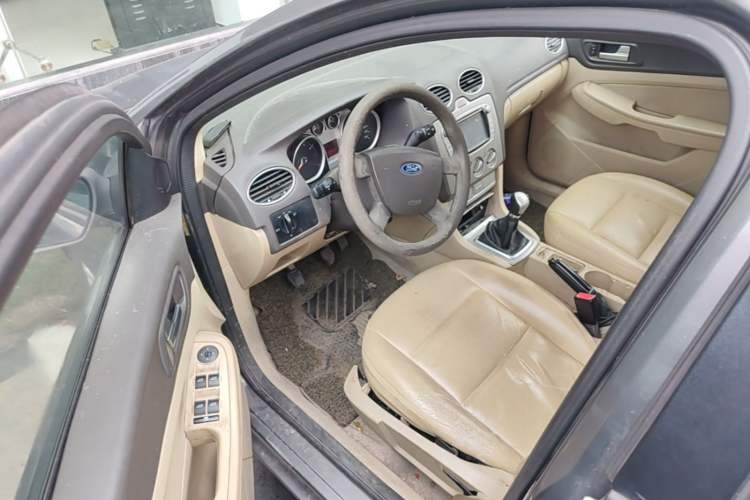 Used Ford Focus 2013 Sedan Classic 1.8L Manual Base Model Driver Seat