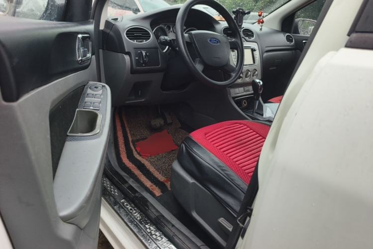 Used Ford Focus 2013 Hatchback Classic 1.8L Automatic Millionth Anniversary Edition Driver Seat