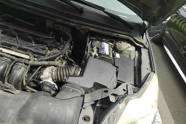Used Ford Focus 2013 Sedan Classic 1.8L Automatic Fashion Edition Engine Bay Left