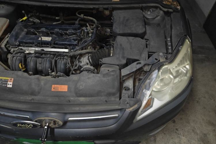 Used Ford Focus 2013 Sedan Classic 1.8L Manual Base Model Engine Bay Left