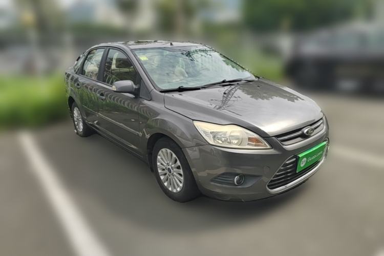 Used Ford Focus 2013 Sedan Classic 1.8L Automatic Fashion Edition Front Right 45 Deg