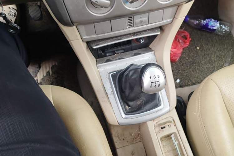 Used Ford Focus 2013 Sedan Classic 1.8L Manual Base Model Gear Lever