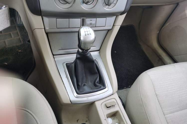 Used Ford Focus 2013 Sedan Classic 1.8L Manual Base Model Gear Lever