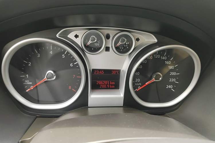 Used Ford Focus 2013 Sedan Classic 1.8L Automatic Fashion Edition Instrument Cluster