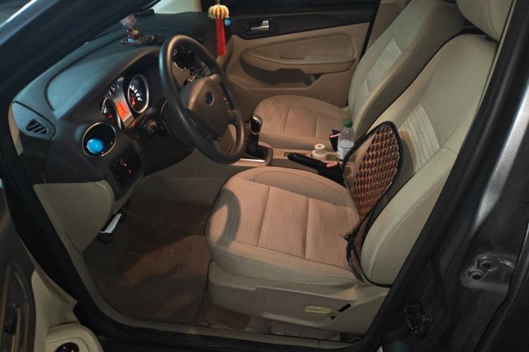 Used Ford Focus 2013 Sedan Classic 1.8L Manual Base Model Left Front Seat