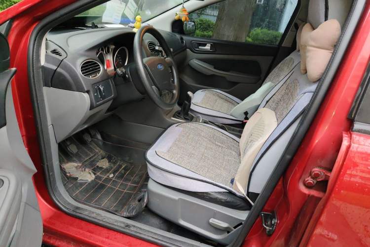 Used Ford Focus 2013 Hatchback Classic 1.8L Manual Base Model Left Front Seat