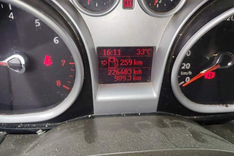 Used Ford Focus 2013 Sedan Classic 1.8L Manual Base Model Odometer Close Up