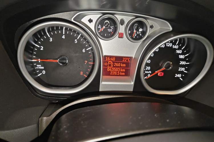Used Ford Focus 2013 Sedan Classic 1.8L Manual Base Model Odometer Close Up