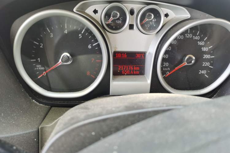 Used Ford Focus 2013 Sedan Classic 1.8L Manual Base Model Odometer Close Up