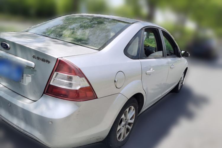 Used Ford Focus 2013 Sedan Classic 1.8L Manual Base Model Rear Right 45 Deg