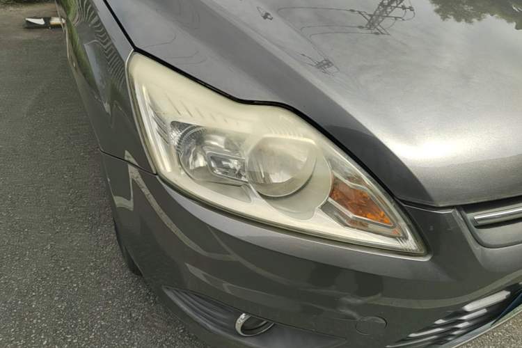 Used Ford Focus 2013 Sedan Classic 1.8L Automatic Fashion Edition Right Front Headlight
