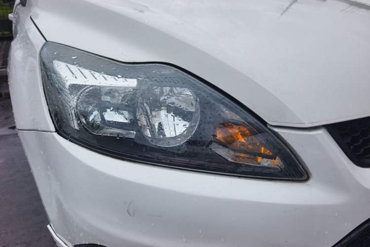 Used Ford Focus 2013 Hatchback Classic 1.8L Automatic Millionth Anniversary Edition Right Front Headlight