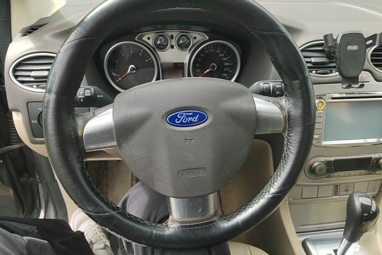 Used Ford Focus 2013 Sedan Classic 1.8L Automatic Fashion Edition Steering Wheel