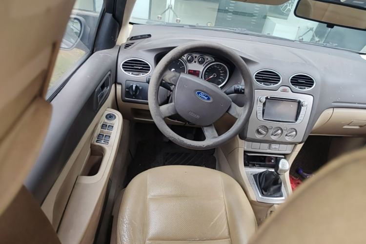 Used Ford Focus 2013 Sedan Classic 1.8L Manual Base Model Steering Wheel