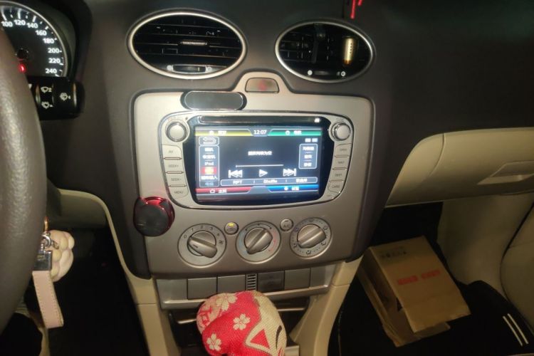 Used Ford Focus 2013 Sedan Classic 1.8L Automatic Base Model Audio And AC Panel