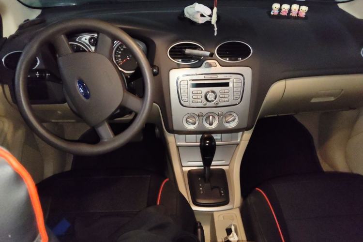 Used Ford Focus 2013 Sedan Classic 1.8L Automatic Base Model Center Console