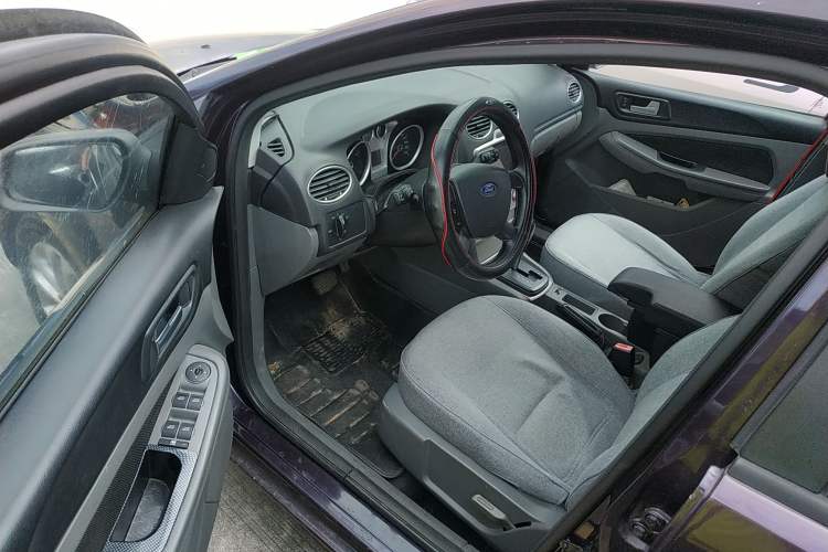 Used Ford Focus 2013 Hatchback Classic 1.8L Automatic Base Model Driver Seat