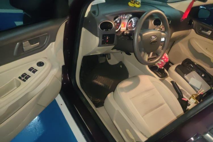 Used Ford Focus 2013 Sedan Classic 1.8L Automatic Base Model Driver Seat