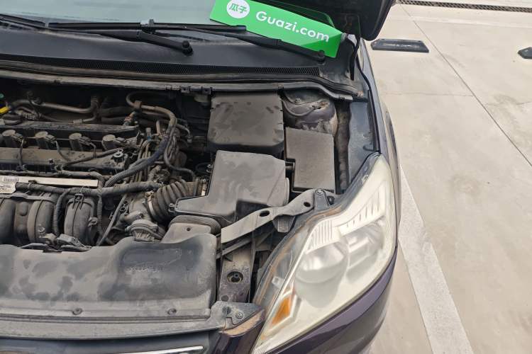 Used Ford Focus 2013 Sedan Classic 1.8L Manual Base Model Engine Bay Left