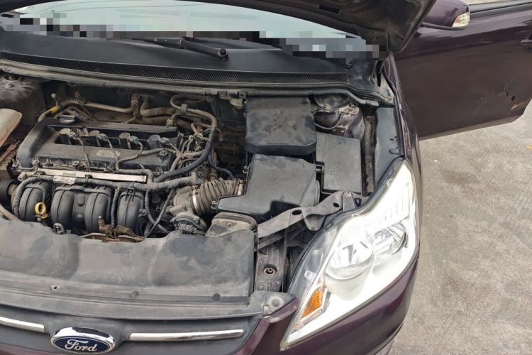 Used Ford Focus 2013 Sedan Classic 1.8L Manual Base Model Engine Bay Left