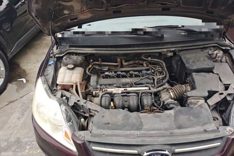 Used Ford Focus 2013 Sedan Classic 1.8L Manual Base Model Engine Bay Right