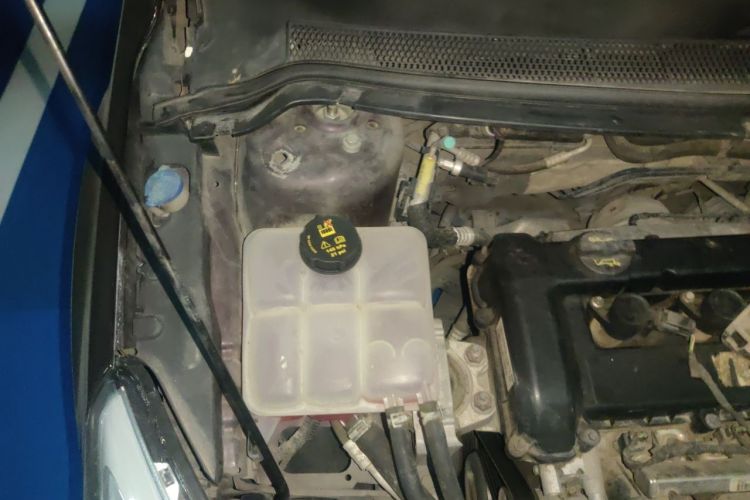 Used Ford Focus 2013 Sedan Classic 1.8L Automatic Base Model Engine Bay Right
