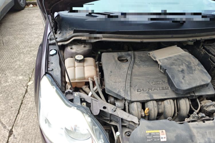 Used Ford Focus 2013 Sedan Classic 1.8L Manual Fashion Edition Engine Bay Right